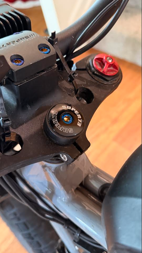 Super73 Headset bolt